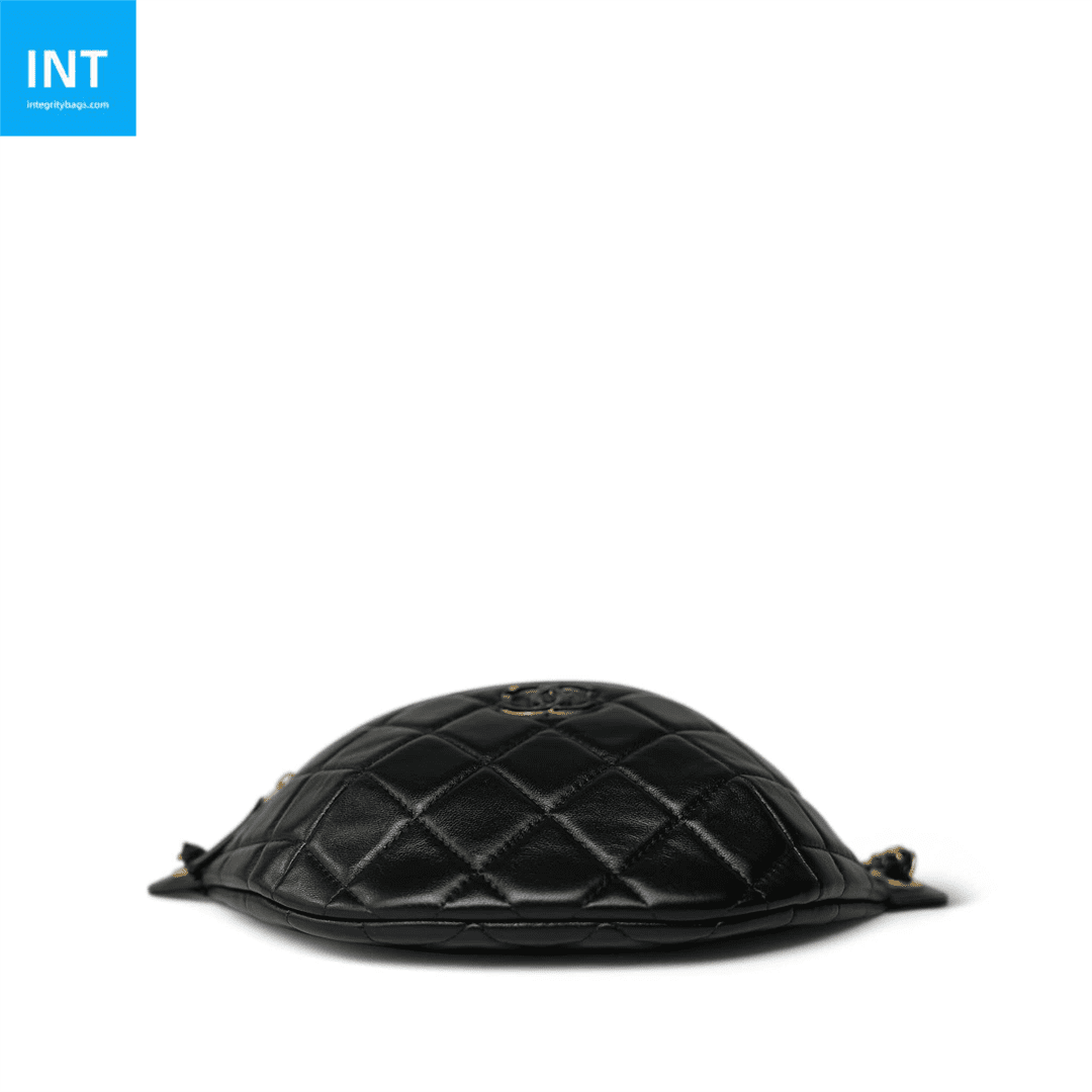 26937ba30f8a27f9bdd80f6061eea45a.png CHANEL 24A Black Lambskin Quilted Waist Bag - Image 1
