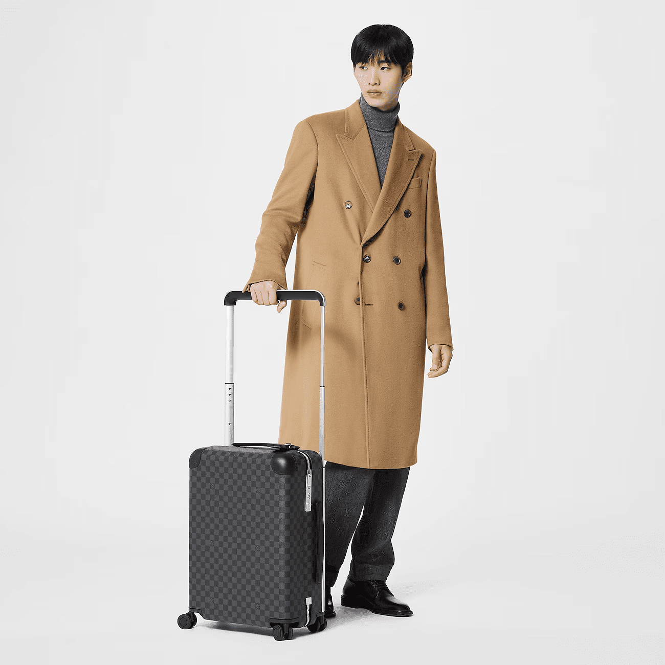6ncdhLRB-e5bdcf4875334b5c804a510404d12d62.png Louis Vuitton N23209 Horizon 55 - Image 1
