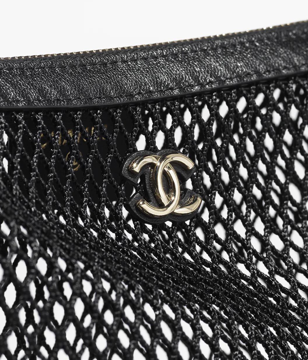 88d17d4b58f50f532f256113d1f63762.jpg Chanel Clutch with Chain - Image 1