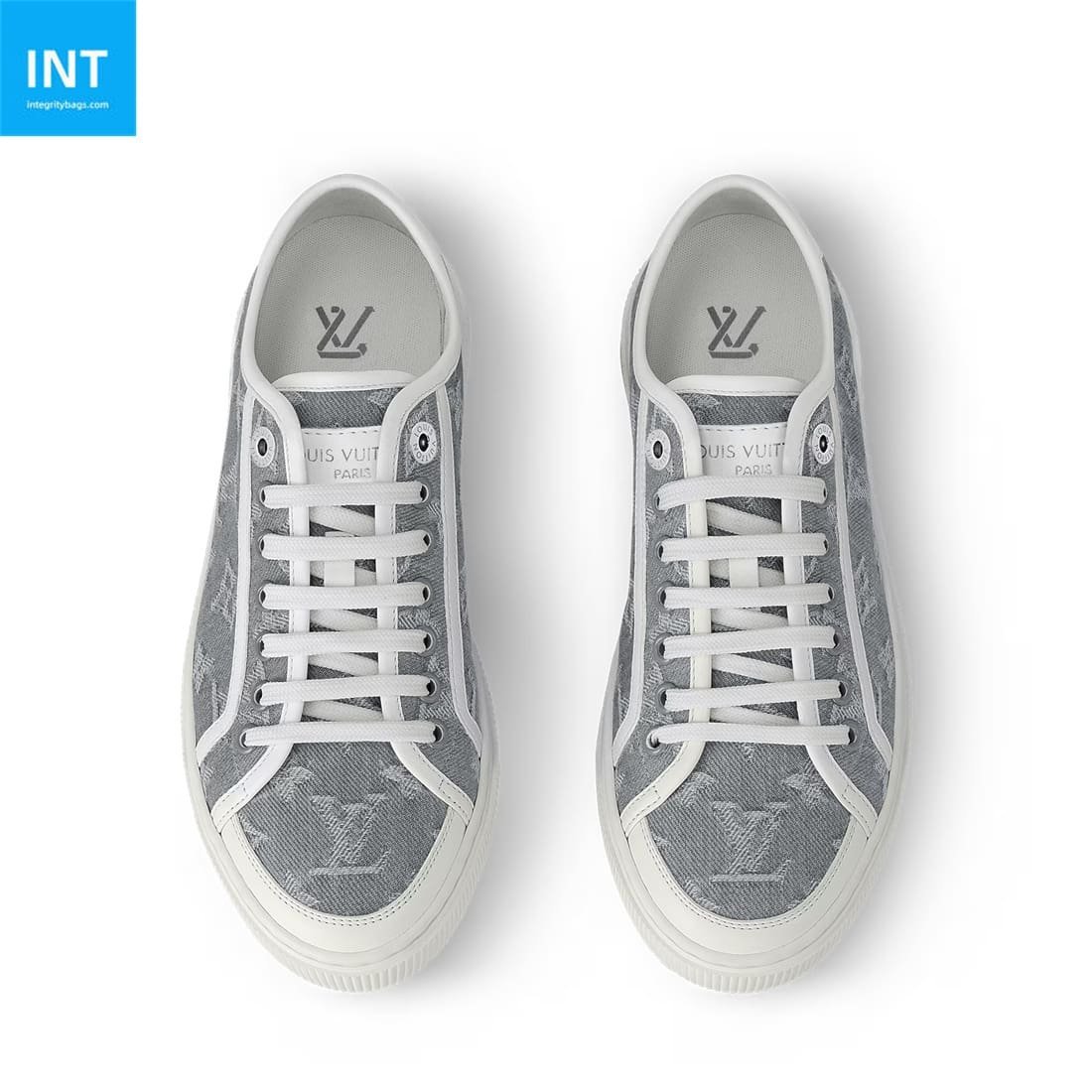 8cd4499e13a3df9fccad00eebb6e74e0.jpg Louis Vuitton 1AGYGH LV Lagoon Sneaker - Image 1