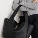 SAINT LAURENT Le 5 À 7 Bea textured-leather tote