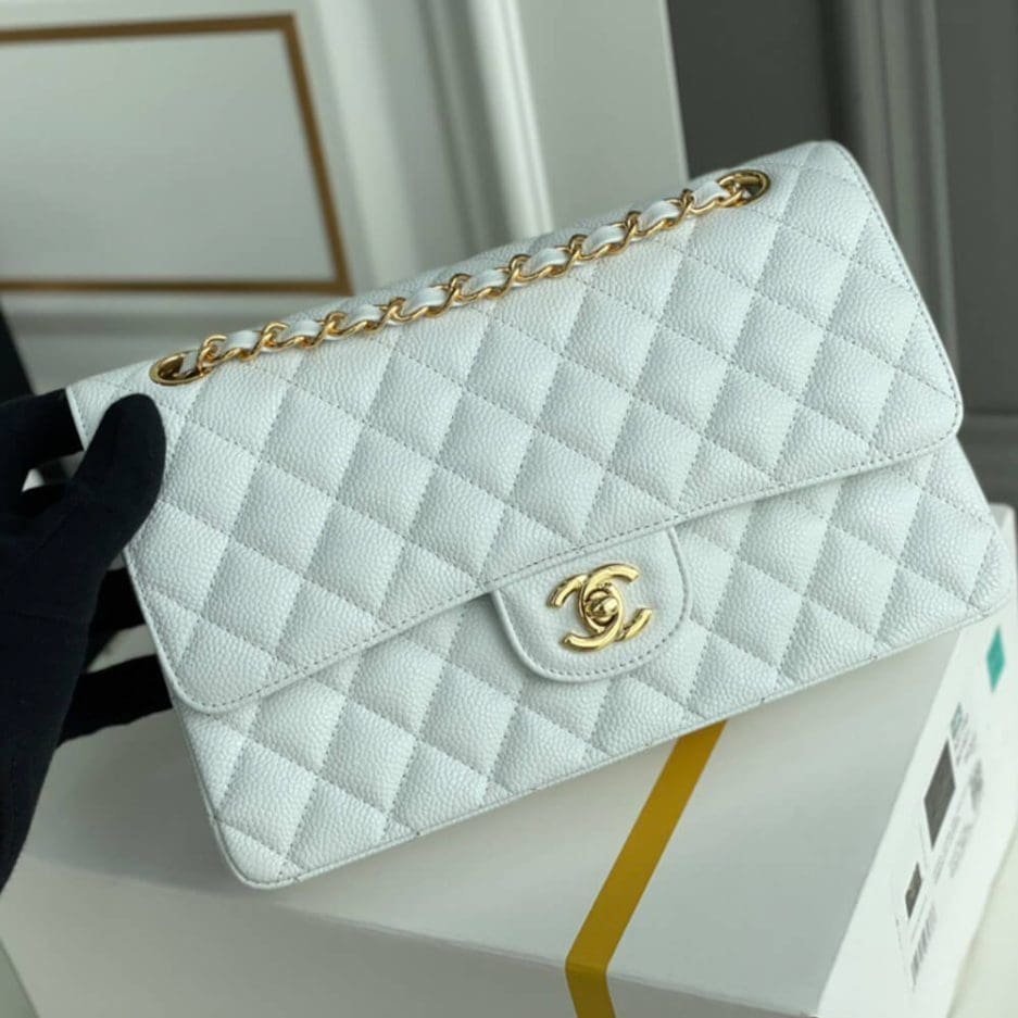 GqrogKs3-3-1450-937x937-1.jpg CHANEL Classic Flap Handbag GOLD METAL - Image 1