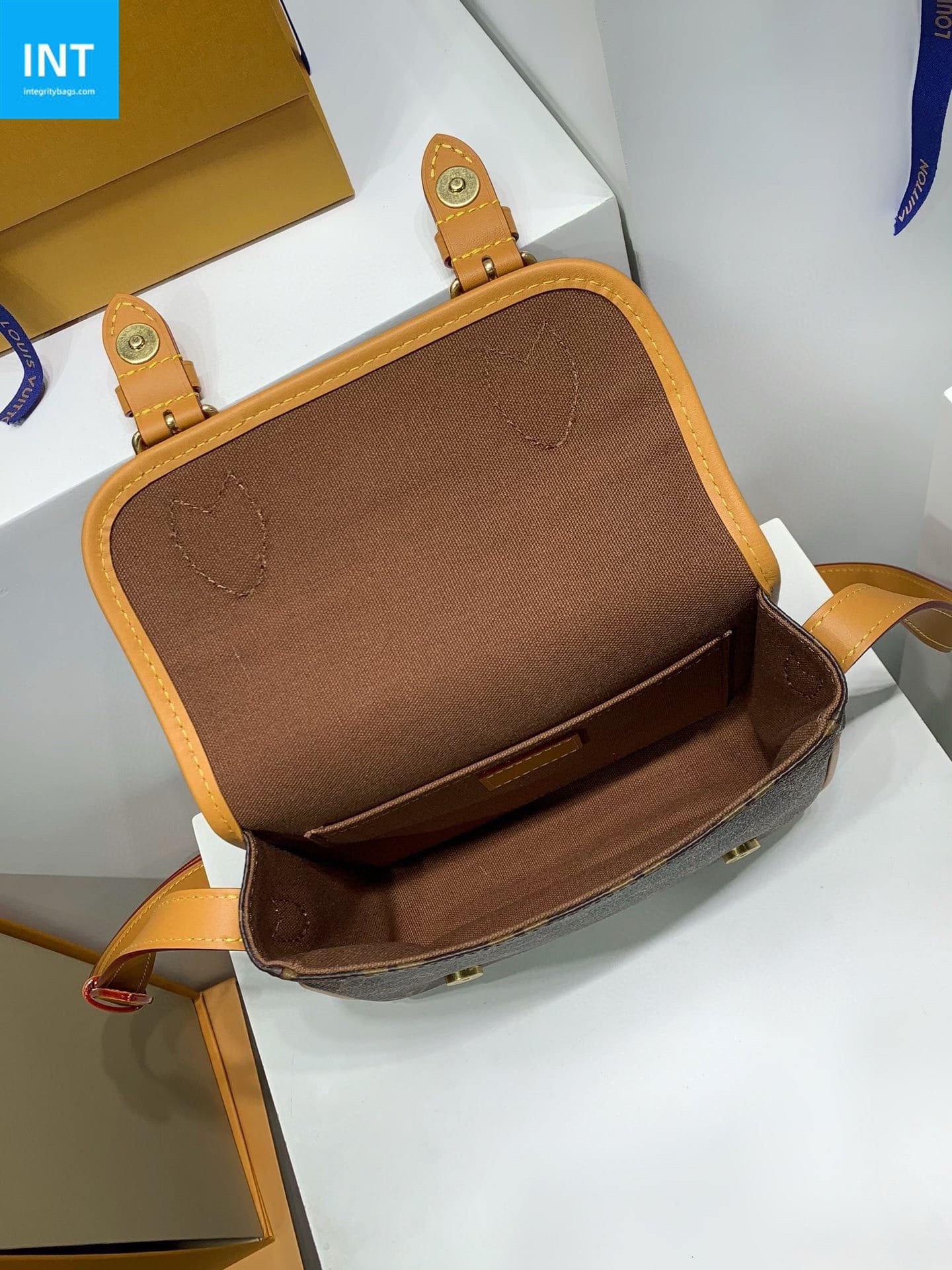 IMG_3854.jpg Louis Vuitton M26805 SATCHEL mini handbag - Image 1