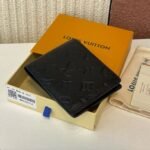 Louis Vuitton M82072 Multiple Wallet