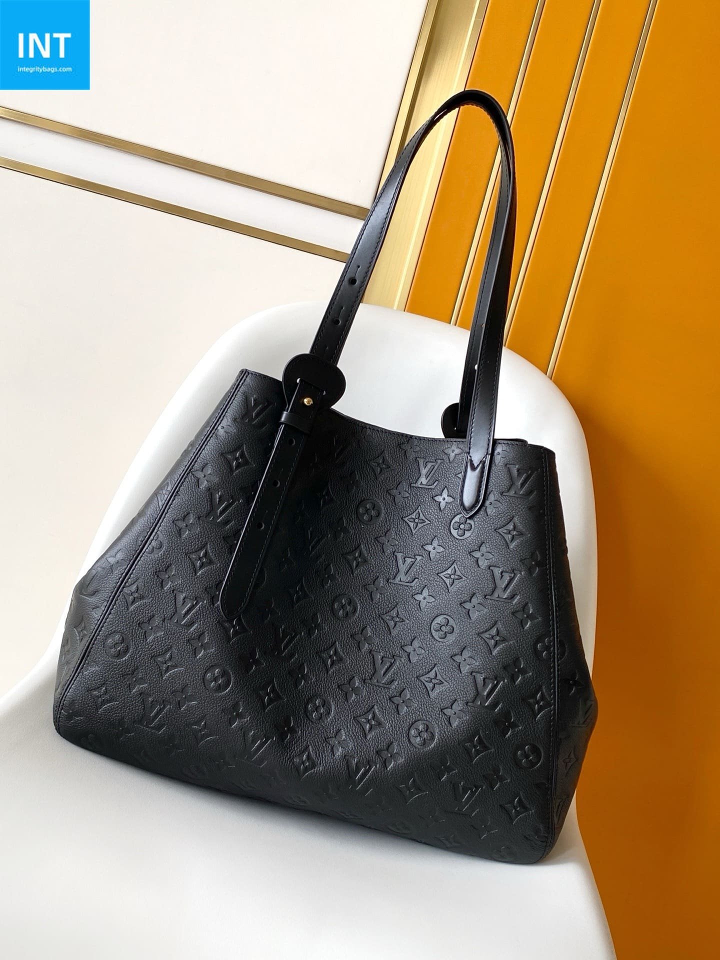 IMG_9297.jpg Louis Vuitton M25860 All In One MM - Image 1
