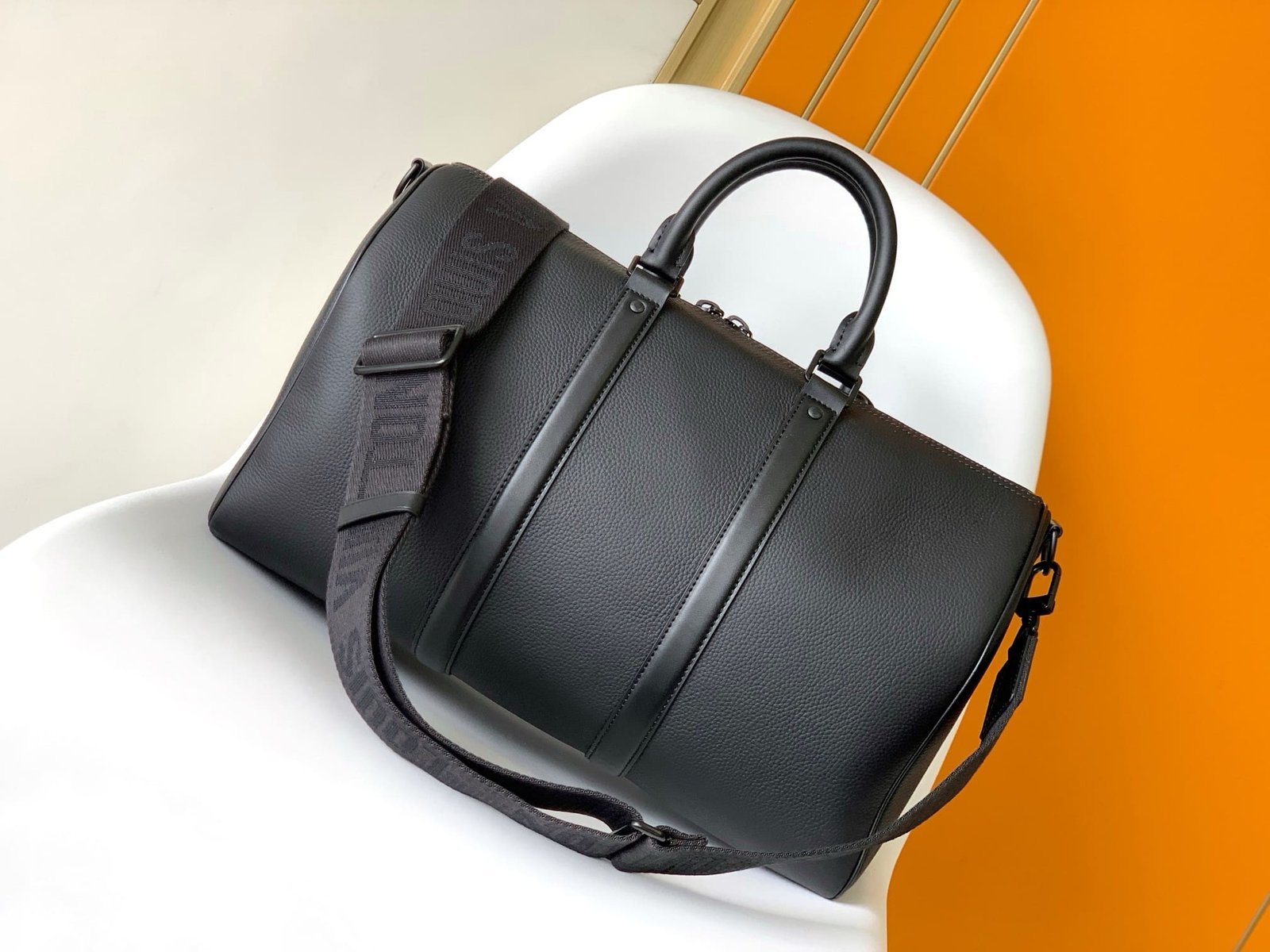 OvvOcvGh-IMG_6759.jpg Louis Vuitton M21420 Keepall Bandoulière 50 - Image 1