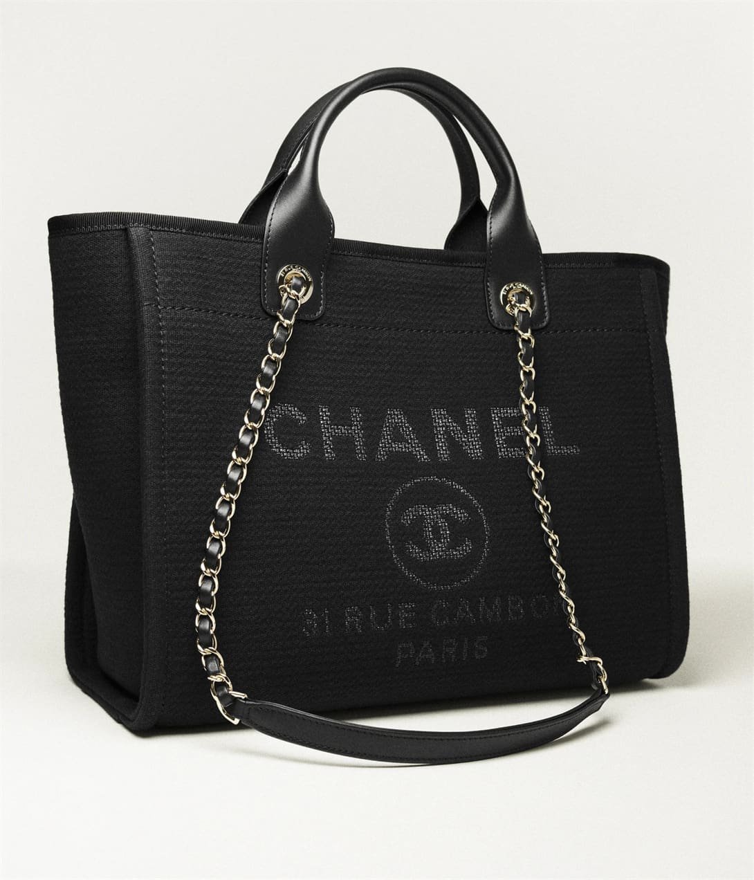 bfa5246df4fb1d7a3f87b4b9f1ca6ae0.jpg Chanel Shopping Bag - Image 1