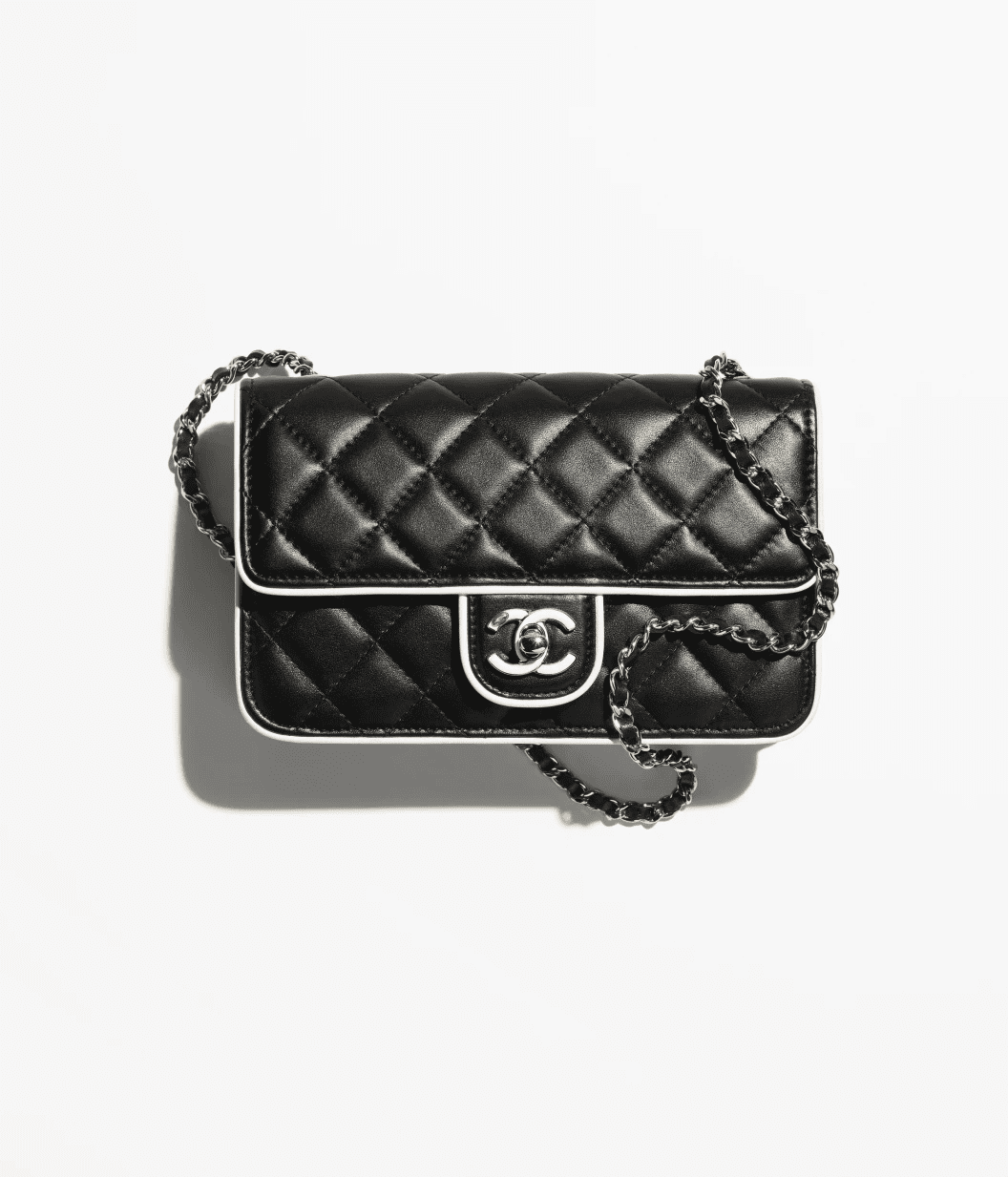 d37e3238ee1cbea5ed7a0f5990b435ca-1.png Chanel Clutch with Chain - Image 1