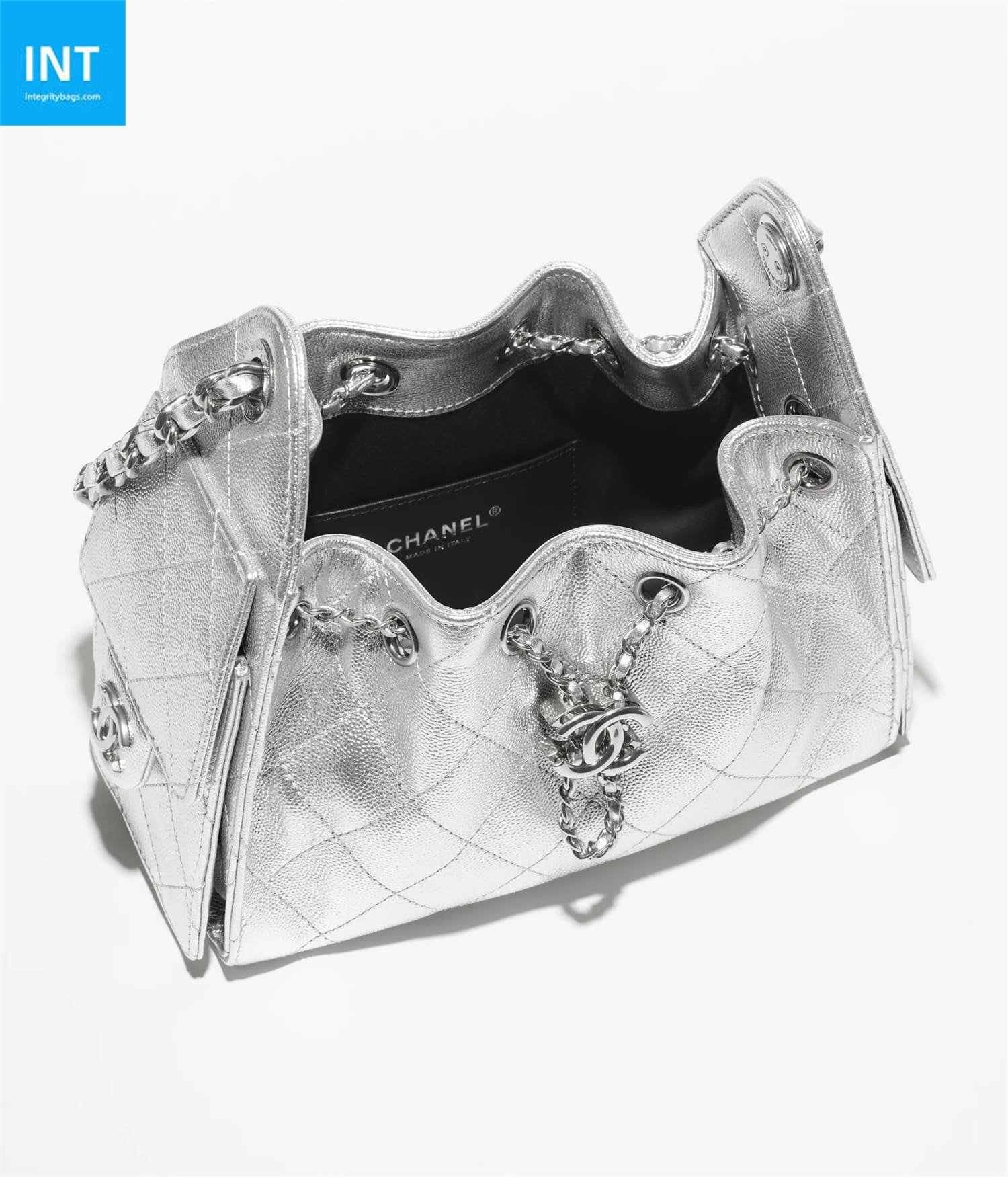 e7984e9a5580d04d191af3c2c42b206a.jpg CHANEL 25 Mini Handbag - Image 1